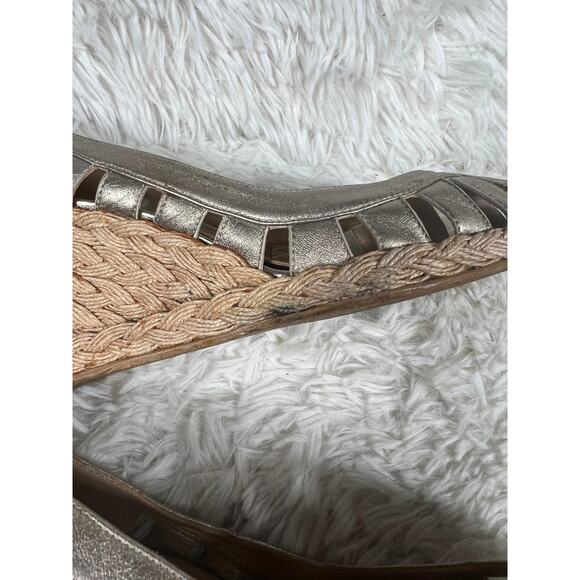 Stuart Weitzman Shoes Womens Size 8 Gold Metallic Espadrille Wedge Peep Toe - Picture 8 of 14